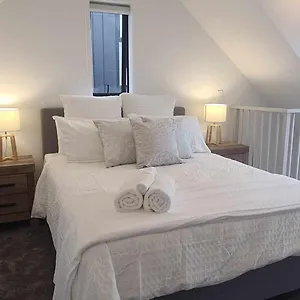  Apartment Cute On Cashel 10