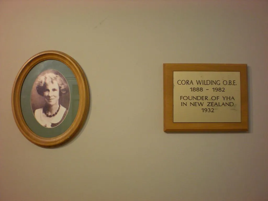 Yha Christchurch Rolleston House Hostel