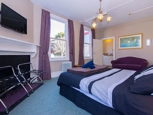Yha Christchurch Rolleston House Hostel